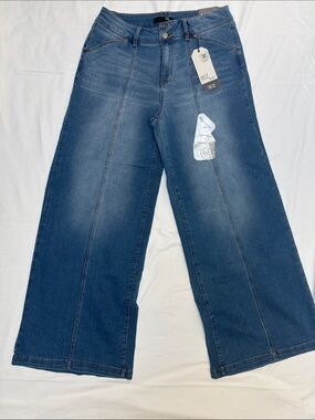 1822 Denim Wide-Leg Jeans in Medium Blue
